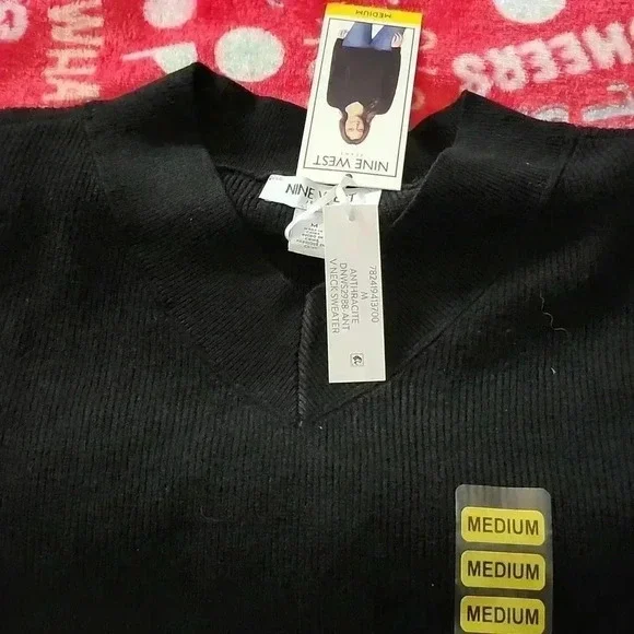 Black sweater Super Soft! - Picture 6 of 9